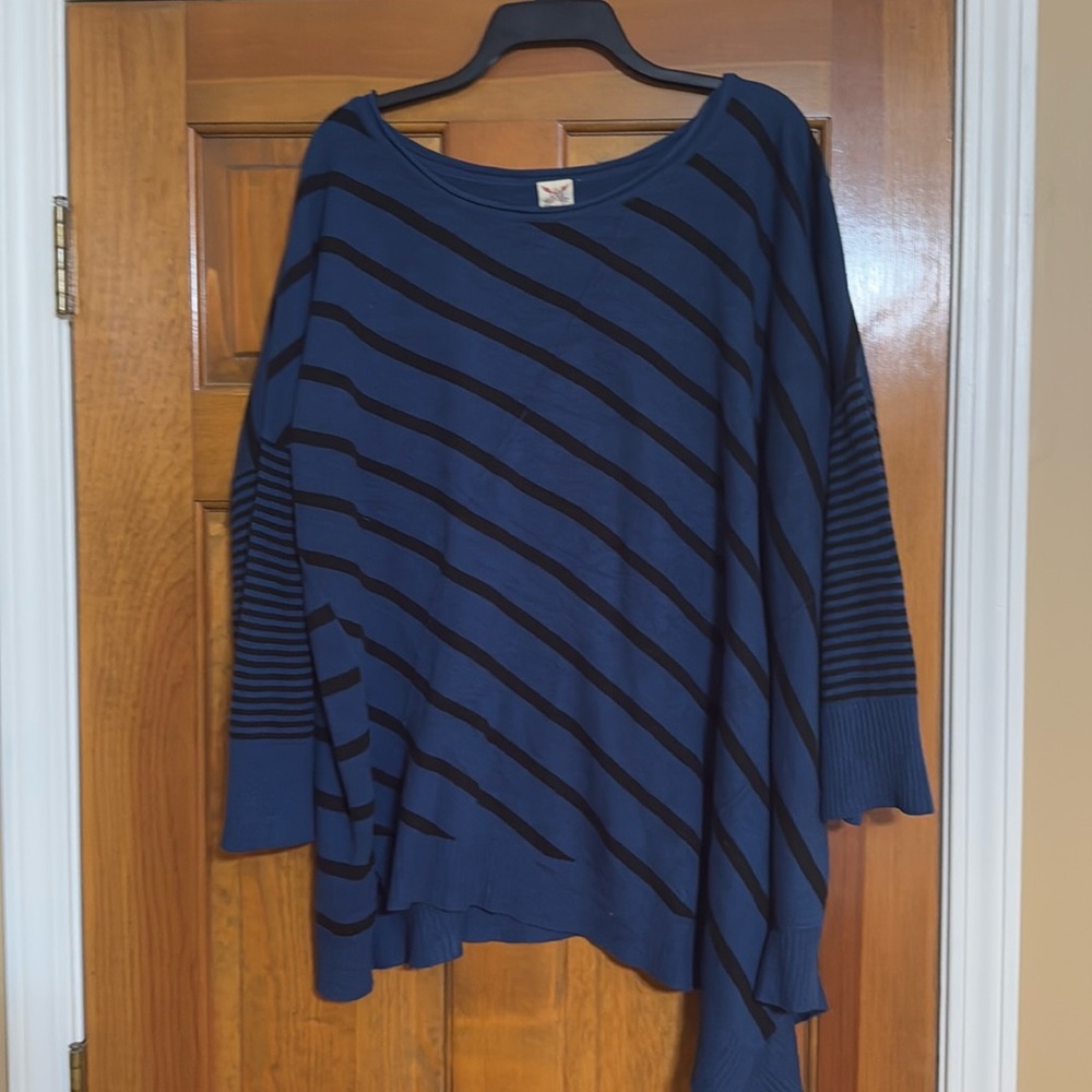 Faded Glory Long Sleeve Top With Black Stripes